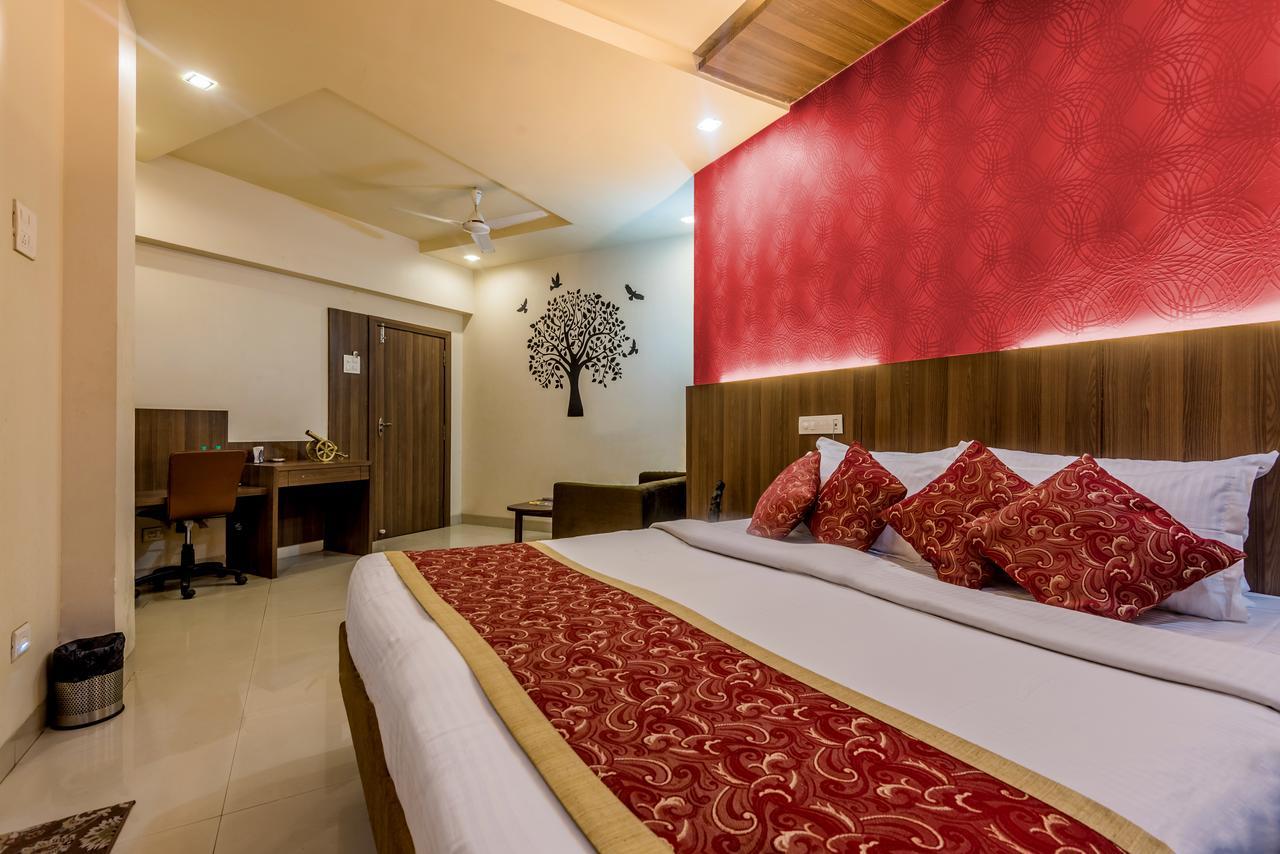 Hotel Panchratna Panvel Extérieur photo