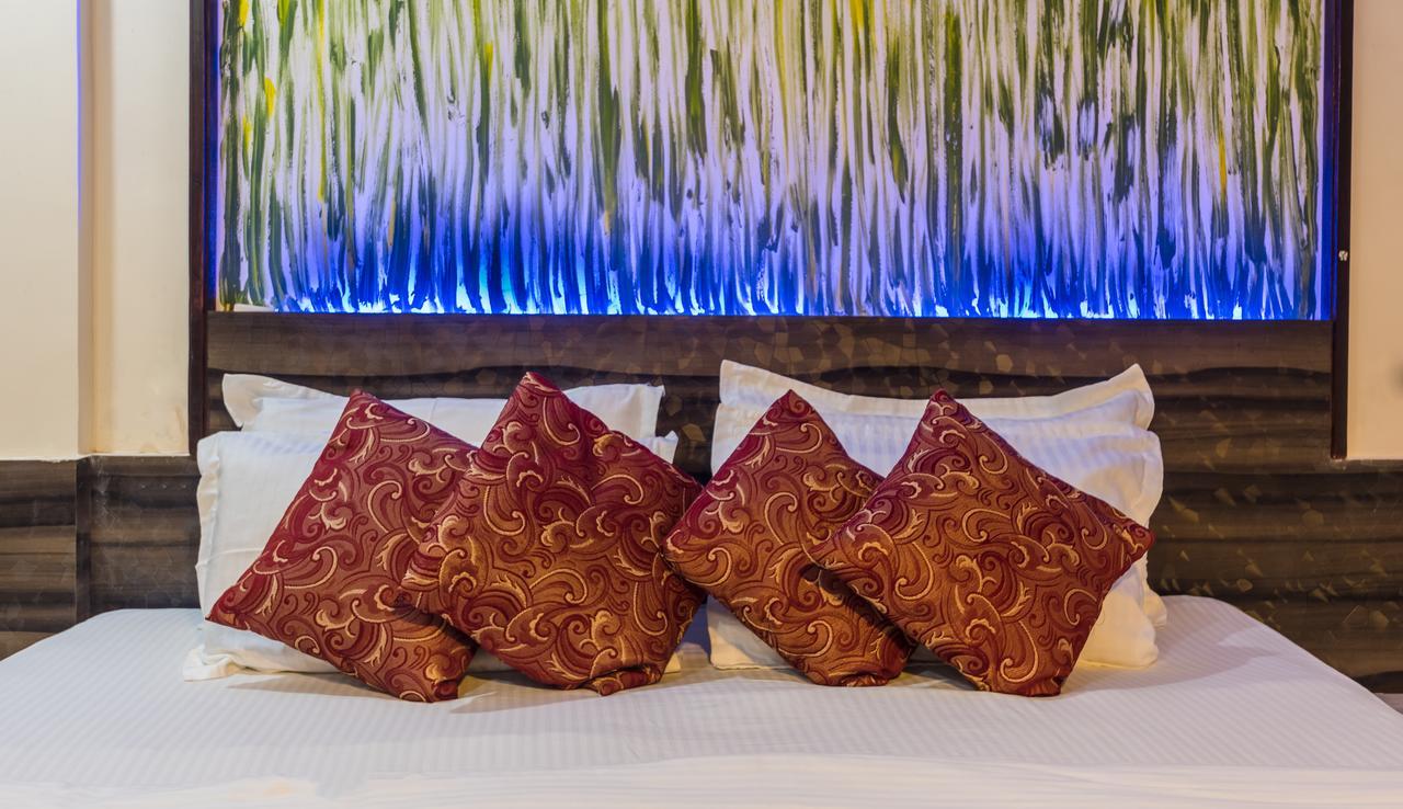 Hotel Panchratna Panvel Extérieur photo