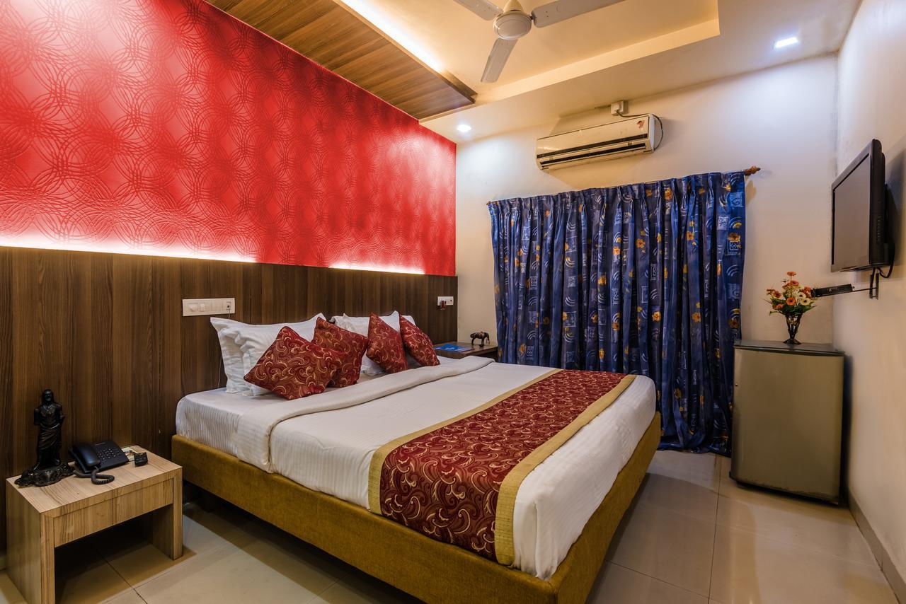 Hotel Panchratna Panvel Extérieur photo