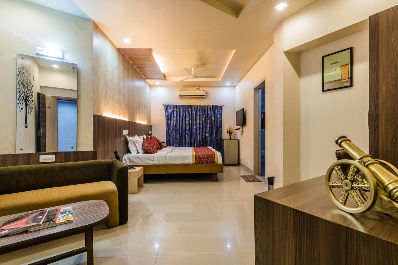 Hotel Panchratna Panvel Extérieur photo