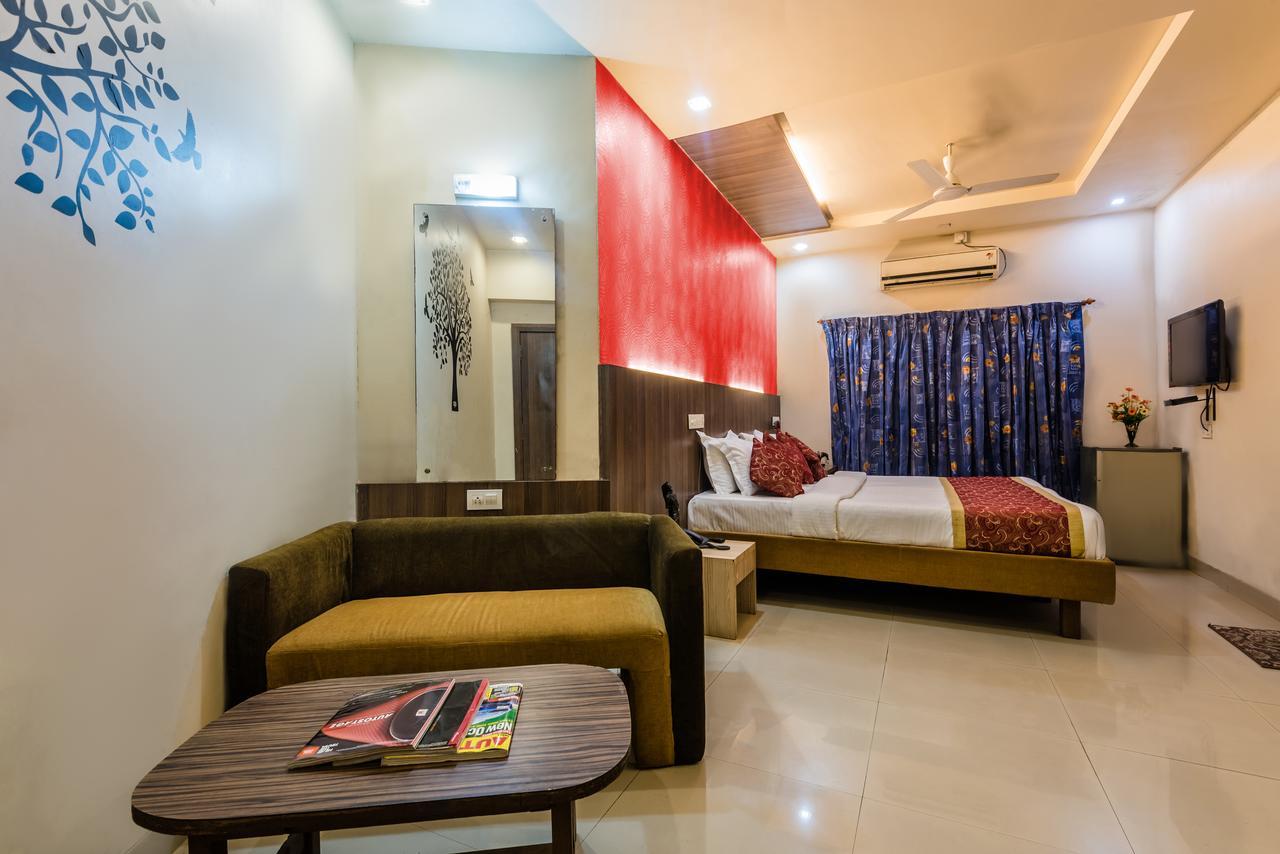 Hotel Panchratna Panvel Extérieur photo
