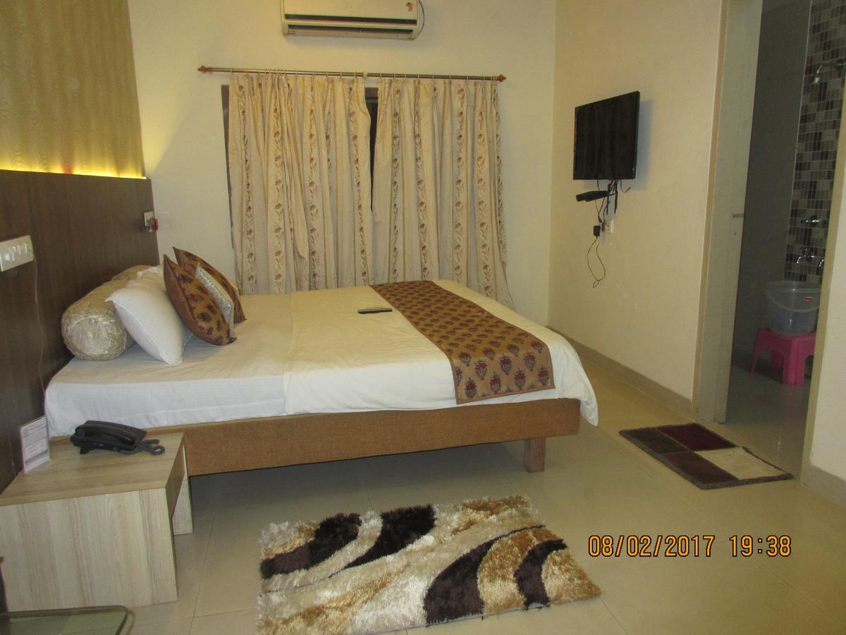 Hotel Panchratna Panvel Extérieur photo