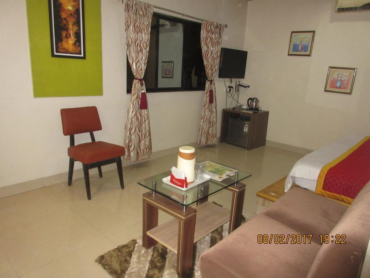 Hotel Panchratna Panvel Extérieur photo