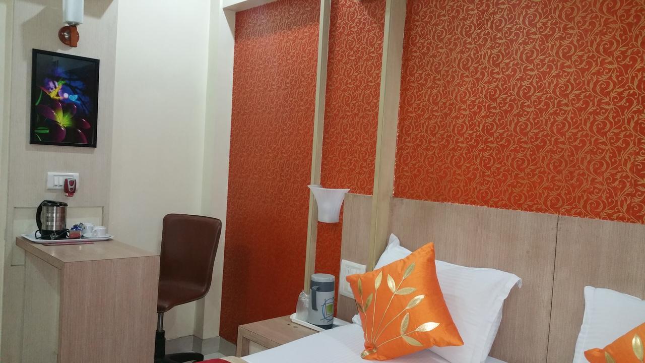 Hotel Panchratna Panvel Extérieur photo