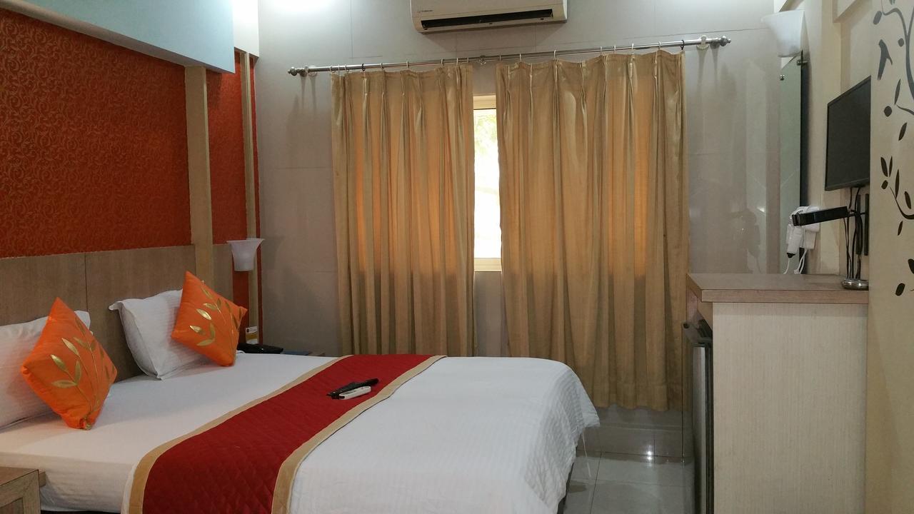 Hotel Panchratna Panvel Extérieur photo