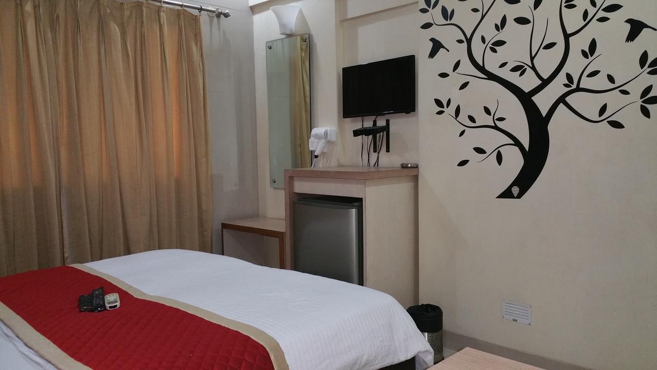 Hotel Panchratna Panvel Extérieur photo